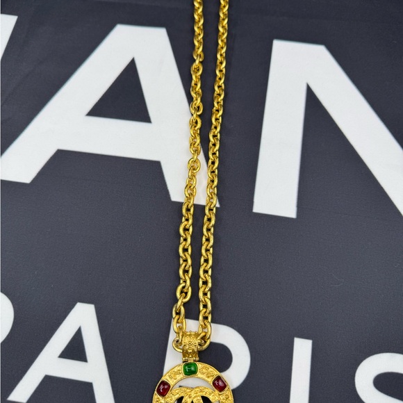 Chanel Vintage Gripoix Necklace 24K Gold Plated - Picture 3 of 6